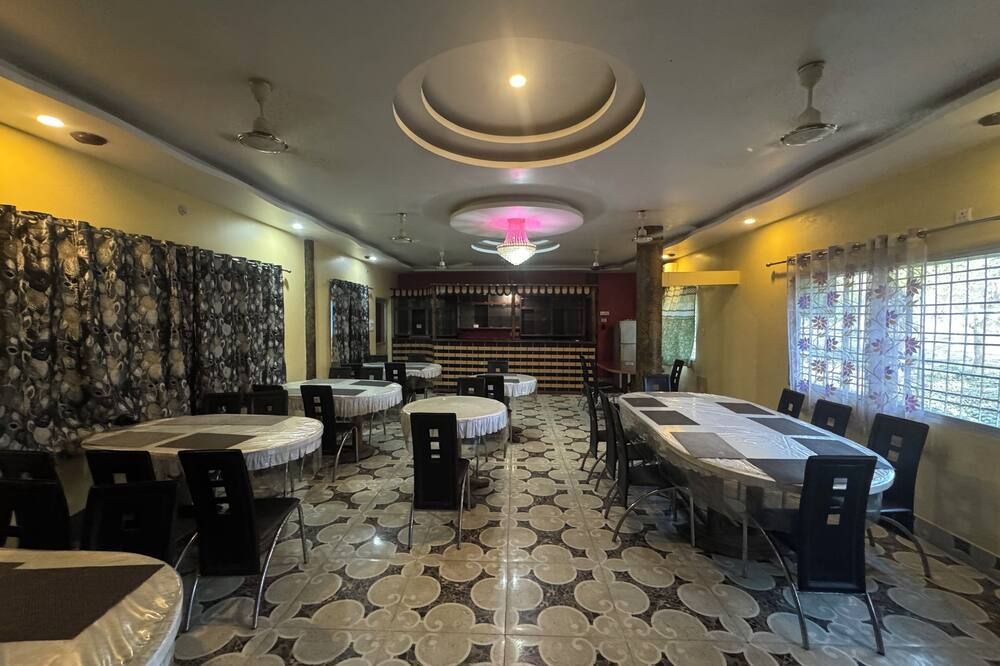 Resort Chilapata Green - Alīpur Duār - Restaurante