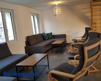 Attika Wohnung Spiez - Spiez - Living room