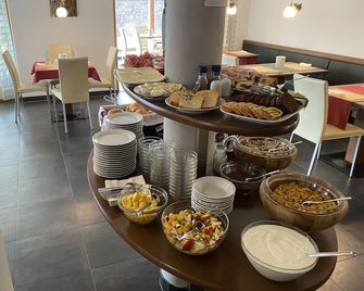Garni - Hotel Am Burghuegel - San Candido - Buffet