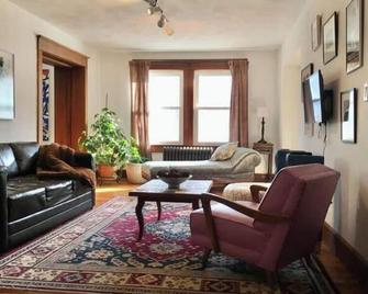 Spacious and stylish apartment in the heart of Roxbury, NY - Roxbury - Salon