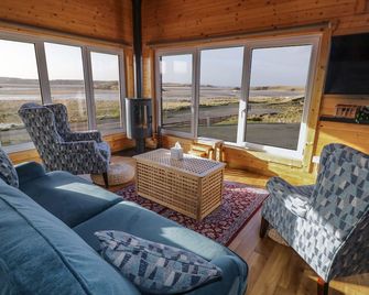 Coastal Cabin - Bunbeg - Living room