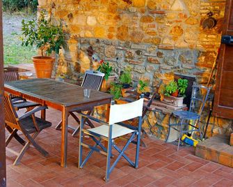 2 rooms in typical Tuscan farmhouse with pool - Gavorrano - Terasa