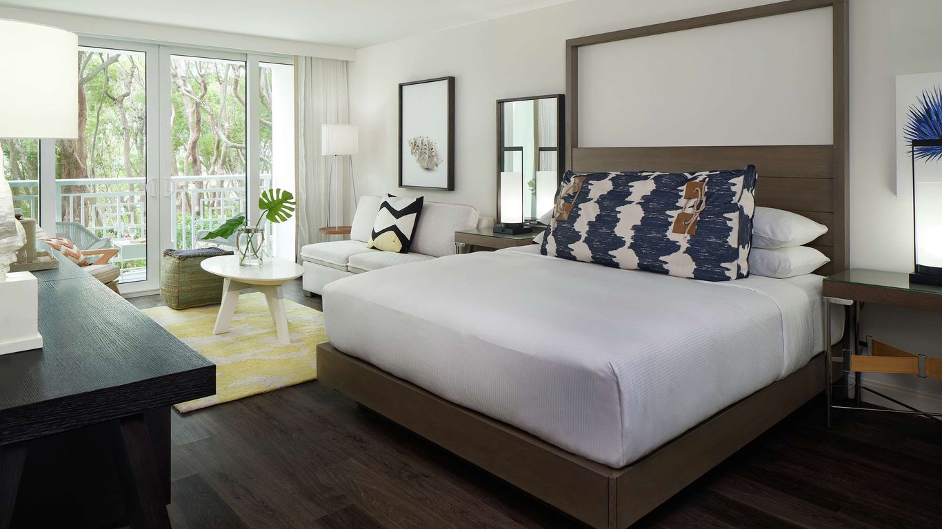 باكرز كاي ريزورت كي لارجو, كيوريو كوليكشن باي هيلتون