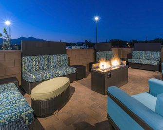 Home 2 Suites by Hilton Kingman - Kingman - Parveke