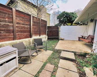 Cozy 2bd/1br Apt mins Away From Downtown - Austin - Patio