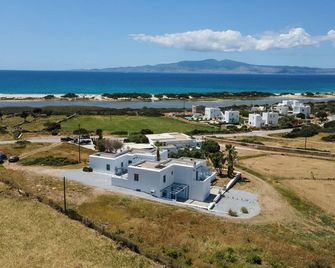 Soley Naxos - Schoinousa - Outdoors view