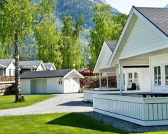 Cabin in Kinsarvik with Mountain view - Kinsarvik - Building