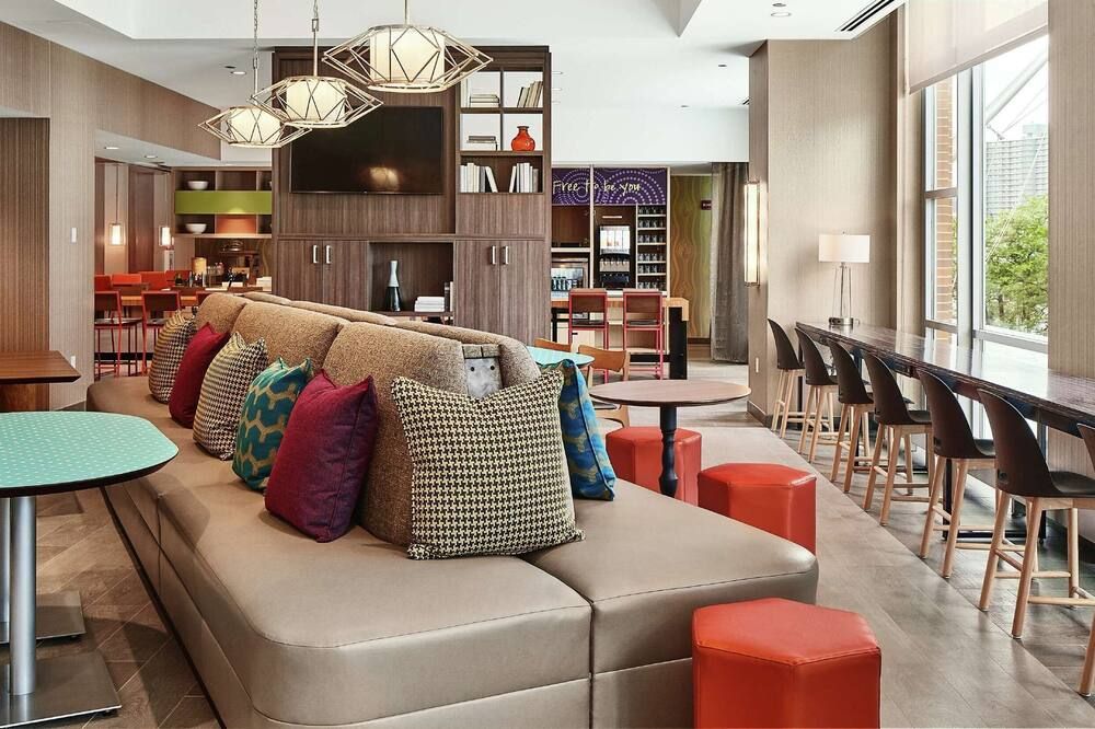 هوم 2 سويتس باي هيلتون شيكاجو إم سي كورميك بليس