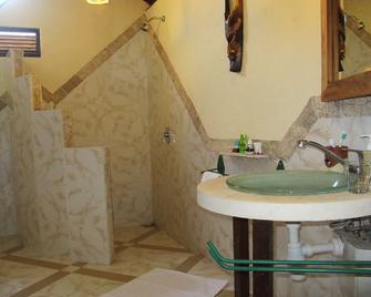 Hotel Uyah Amed Spa Resort - Abang - Bathroom