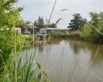 Lovely holiday home 'Walleken' with a pond - Aalst - Outdoor view