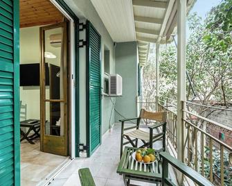 Studio Apartment 'Old Boat Double Studio 8' with Sea View, Wi-Fi and Air Conditioning - Levkas - Varanda