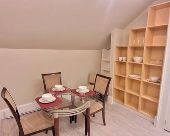 Couchiching Summer Escape - Orillia - Dining room