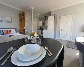 Beautiful Maidstone Gem - Sleeps 2 - Maidstone - Restaurant