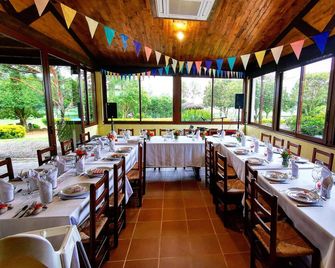 Can Micos 18th-century Catalan farmhouse | 16-25 guests | Pool | Costa Brava - Riudarenes - Restaurant