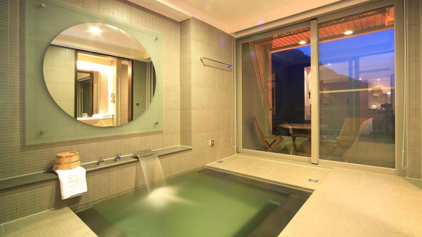 Cedarwood Villa