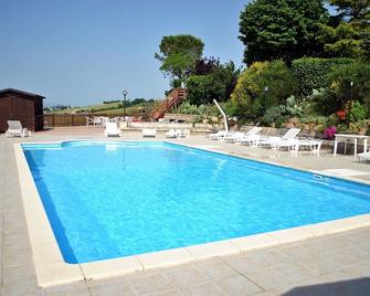 Agriturismo Oasi Belvedere - Monte San Pietrangeli - Piscina