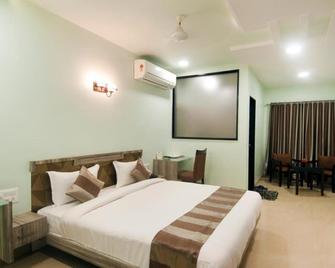Hotel The Sudesh - Raipur - Slaapkamer