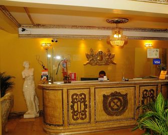 Colony Inn Hotel - Ambato - Front desk