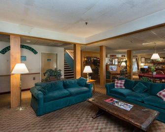 Commodores Inn - Stowe - Living room