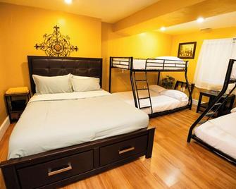 Tuscan Underground Hideaway - Westminster - Bedroom