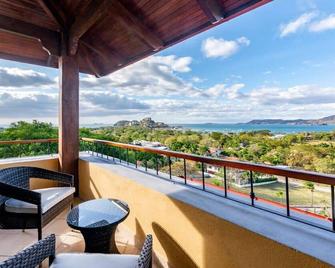 Modern, Immaculate Unit in Flamingo with Spectacular Ocean Views - Playa Flamingo - Balcón