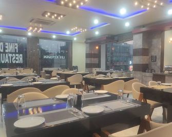 Hotel Lee Palace - Biswanath Chariali - Restaurant