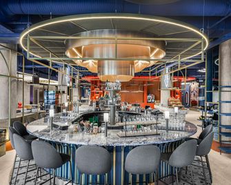 Tribe Budapest Airport - Budapest - Bar