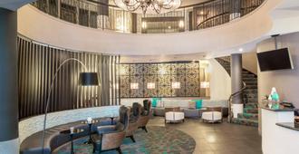 SpringHill Suites by Marriott Old Montreal - Montreal - Lobi