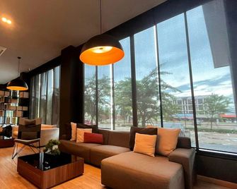 bliQ Hotel Chanthaburi - Chanthaburi - Oleskelutila