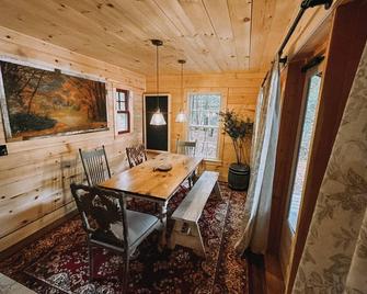 Cozy Waterfront Lake Cabin - New Listing - Adirondacks - Long Lost Lodge - Malone - Dining room