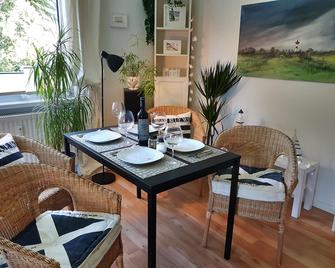 Charming Apartment For Up To 5 Guests - Hagen im Bremischen - Patio