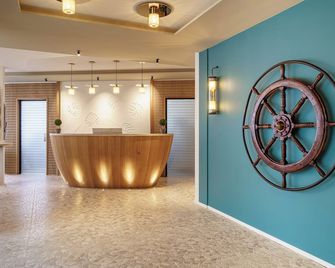 Hotel-Restaurant Seegarten-Marina - Spiez - Recepción