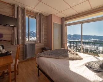 Hotel Des Pyrenees - Font-Romeu-Odeillo-Via - Bedroom