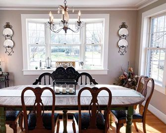 12. Historic ' Turret House' established in 1937 - Boaz - Dining room