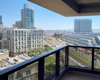 Harbor Club Luxury Condo in the Gaslamp District of downtown San Diego - San Diego - Balcón