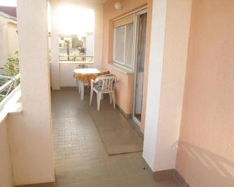 Guest House Marta - Medulin - Balkón