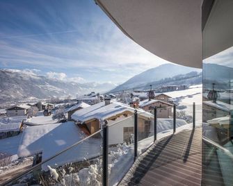 هوتل فالدفريدي - فوغين - شرفة