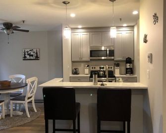 Experience Stratton Mountain Resort just steps away - Stratton - Cucina