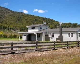 Mountain Max's Lodge in Tongariro National Park - Erua - Edificio