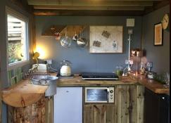 Beautiful quirky log cabin situated at the foot of Llandegla Forest - Buckley - Küche