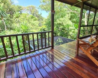 Encantadora villa con vista al atardecer y al valle. - Santa Elena - Balkon