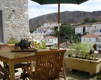 Villa Sunrise - Hydra - Binnenhof