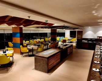 Regenta Waterfront Resort, Dapoli - Dāpoli - Restaurant