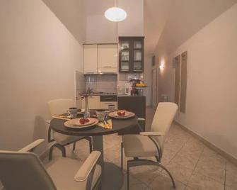 Premium apartments - Lavica Beach - Podstrana - Essbereich