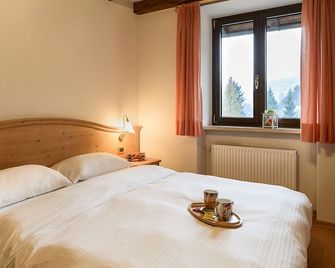 Albergo Cima Dasta - Pieve Tesino - Camera da letto