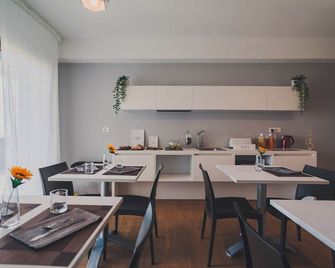 Trip Room & Breakfast - Reggio Calabria - Sala de jantar