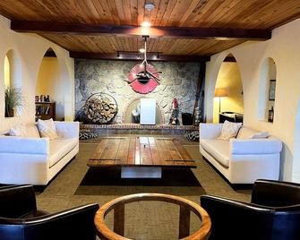 Sun Lodge - Peru - Living room