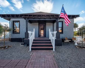 The Tinning House - Wine Country - Close to Solvang, Santa Ynez Santa Barbara - Lompoc - Building