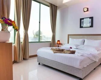 Season Holidays At Hulhumale - Malé - Bedroom