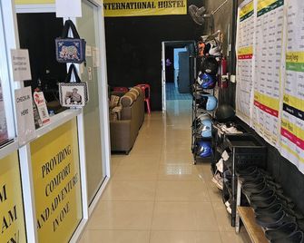Kai Lions International Capsule Hostel Pakse - Pakse - Recepce
